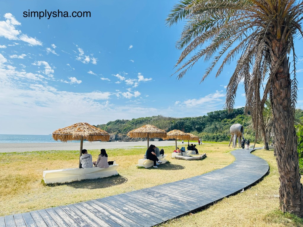Picnic huts by the beach