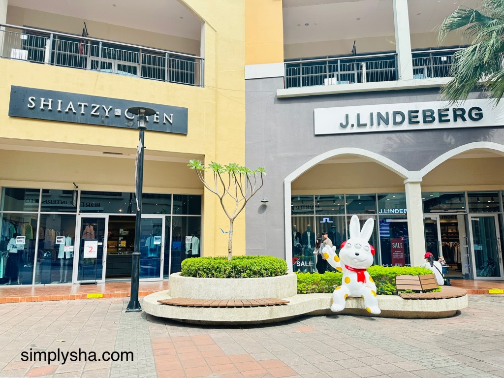 Shops in a yellow and gray building
